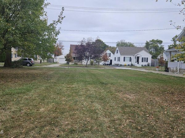 306 Clinton Street , Maumee, OH 43537