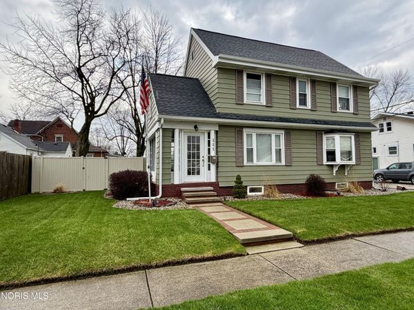 111 W Wayne Street , Paulding, OH 45879