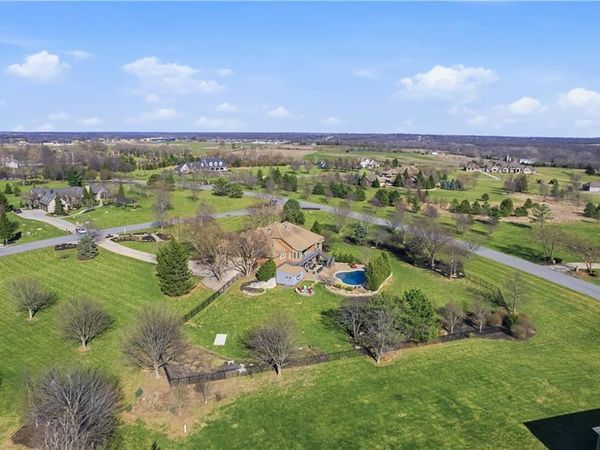 10777 W 179th Terrace, Overland Park, KS 66013