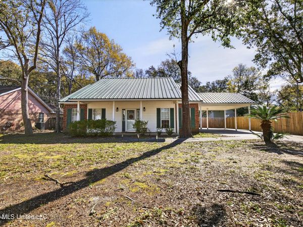 1500 Deer Street, Ocean Springs, MS 39564