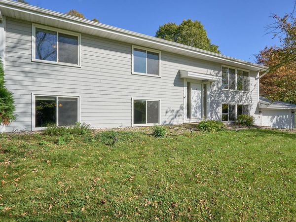 8106 Dakota Lane , Chanhassen, MN 55317