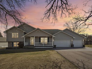 21506 Darsow Avenue, Hampton, MN 55031