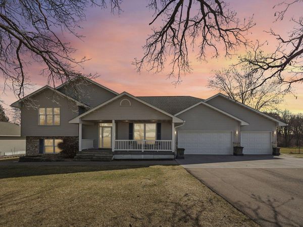 21506 Darsow Avenue, Hampton, MN 55031