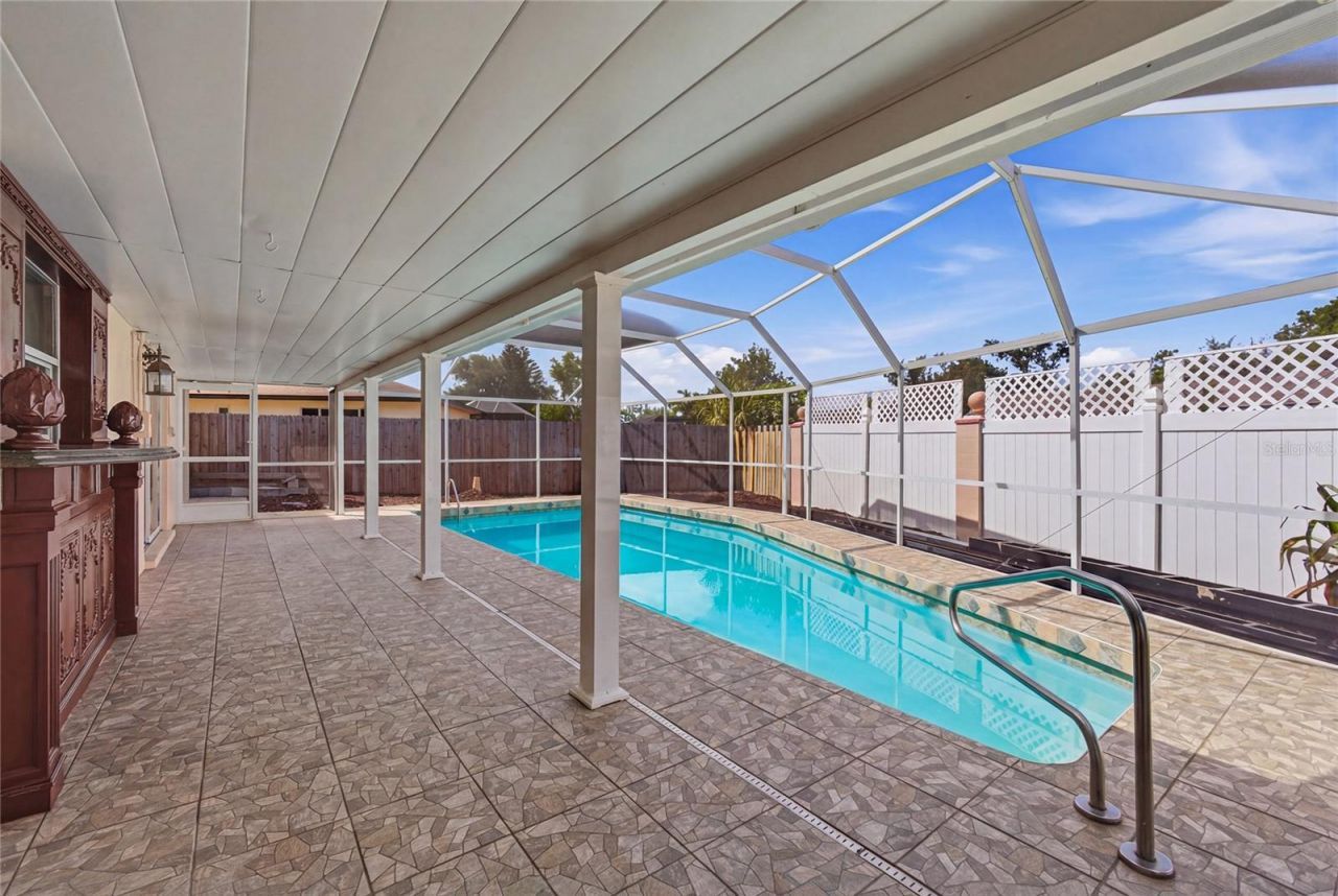 6904 Pennsylvania Avenue, Sarasota, FL 34243 Photo