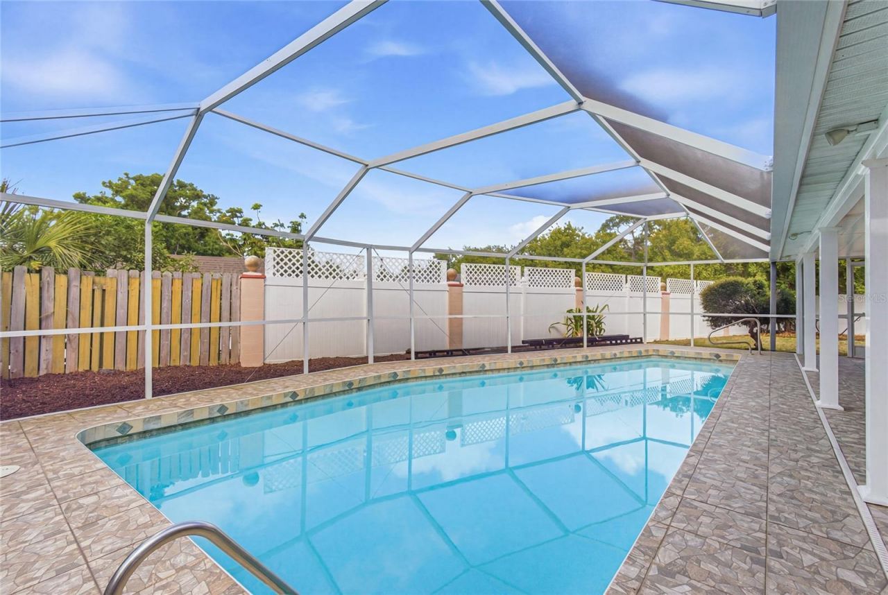 6904 Pennsylvania Avenue, Sarasota, FL 34243 Photo