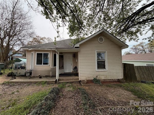 731 E 3rd Avenue , Gastonia, NC 28054