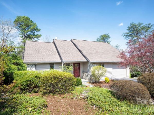 4 Zachary Ridge Road, Asheville, NC 28804