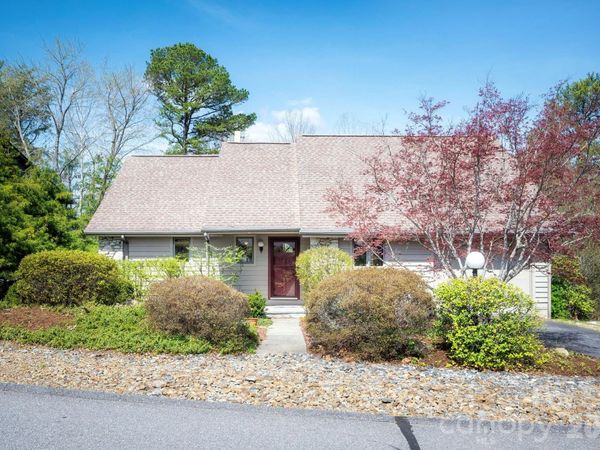 4 Zachary Ridge Road, Asheville, NC 28804