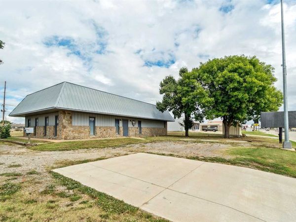 1236 E Main Street, Cushing, OK 74023