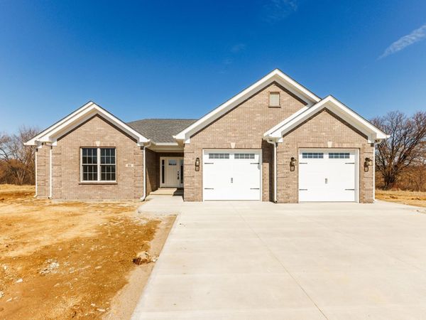 21 Fountain Drive, Covington, IN 47932