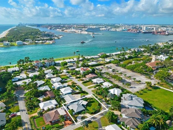 2000 SE 26th Avenue, Fort Lauderdale, FL 33316