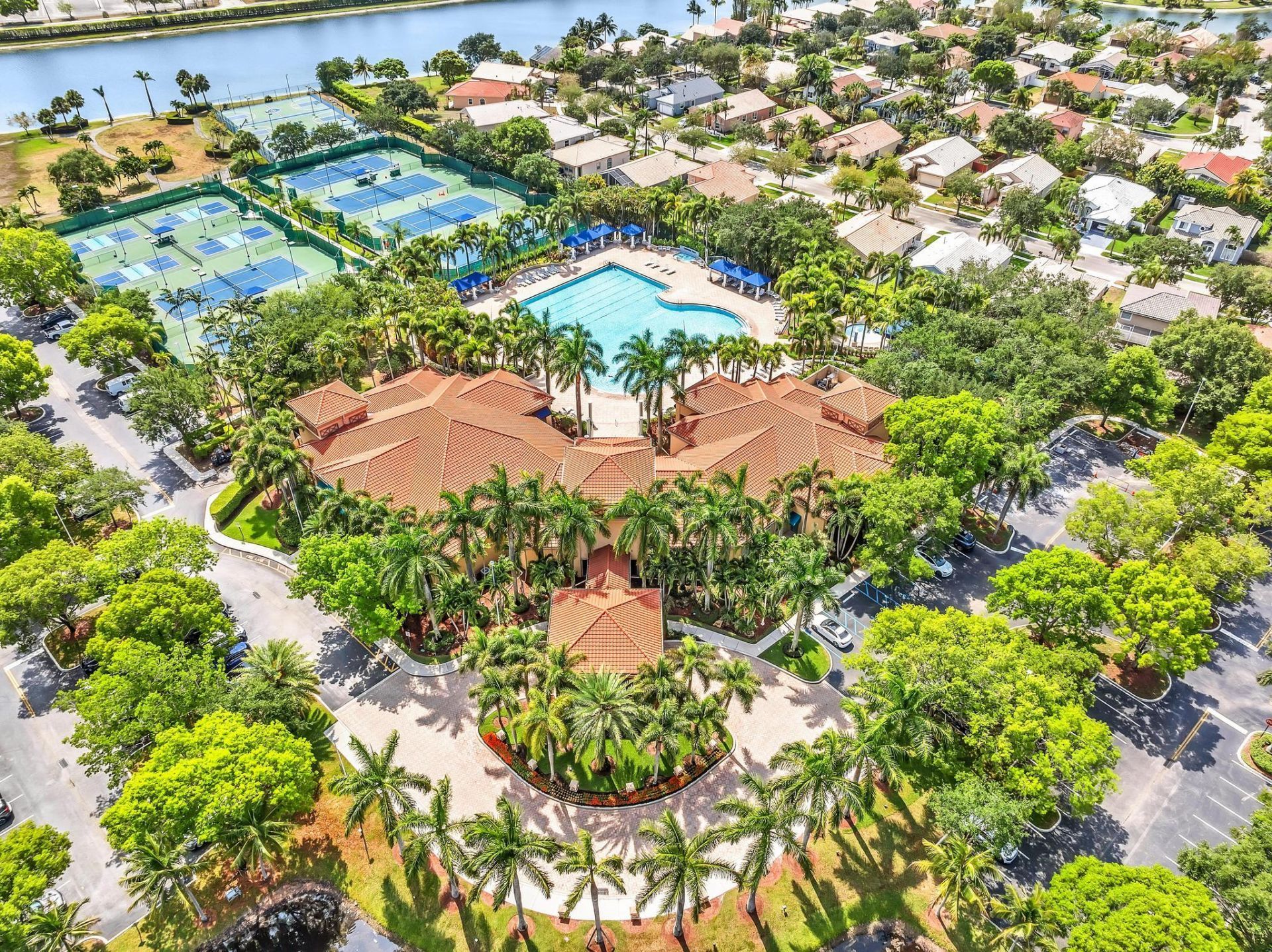 6840 W Wedgewood Avenue, Davie, FL 33331 Photo