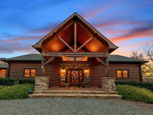 9 Kensington Drive, Mineral Bluff, GA 30559