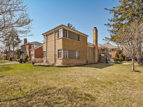 6956 N Kenton Avenue , Lincolnwood, IL 60712