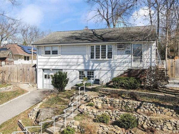 50 Knolls Road, BLOOMINGDALE, NJ 07403