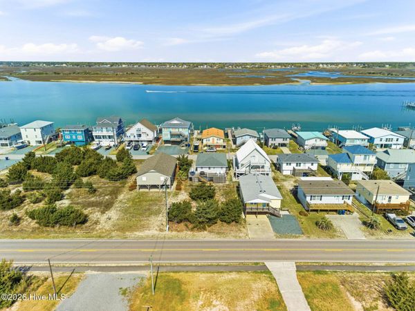 1332 S Anderson Boulevard , Topsail Beach, NC 28445