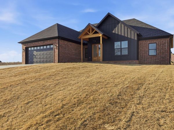 211 Michelle Drive, Beebe, AR 72012