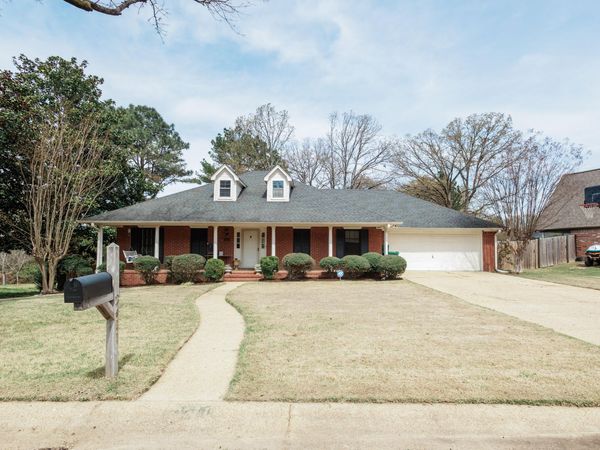 2411 William Dr., Tupelo, MS 38801