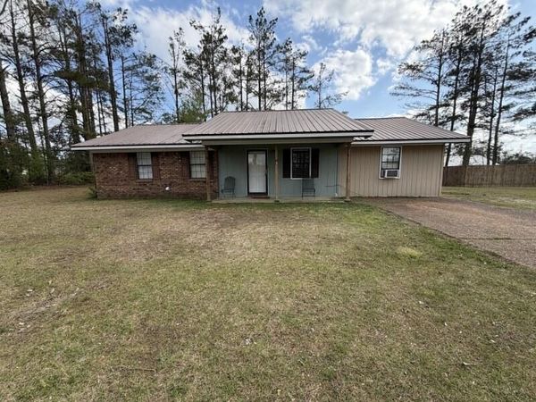 107 Victoria Dr., Ripley, MS 38663