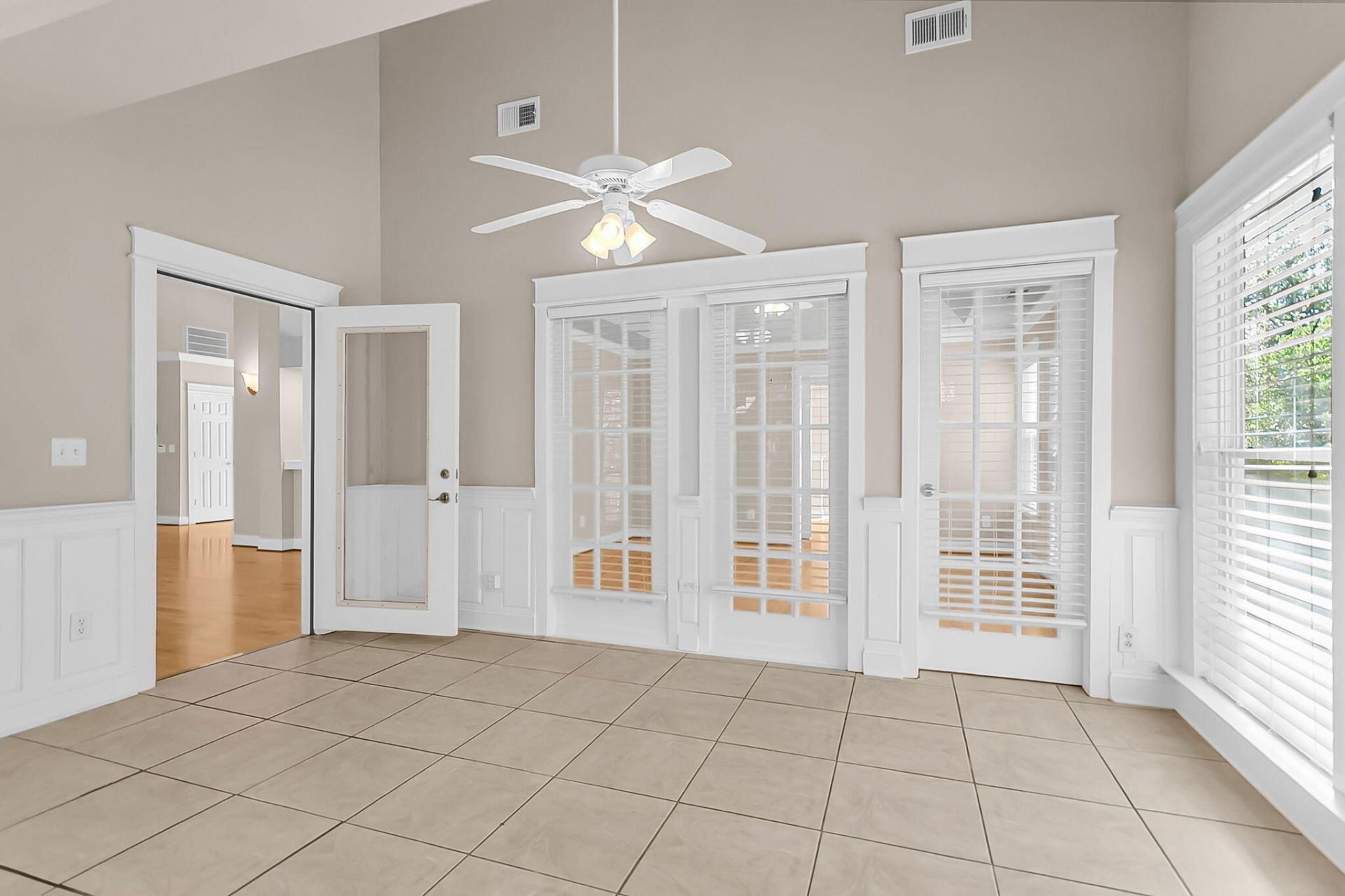 200 Castle Harbor Drive Photo 16