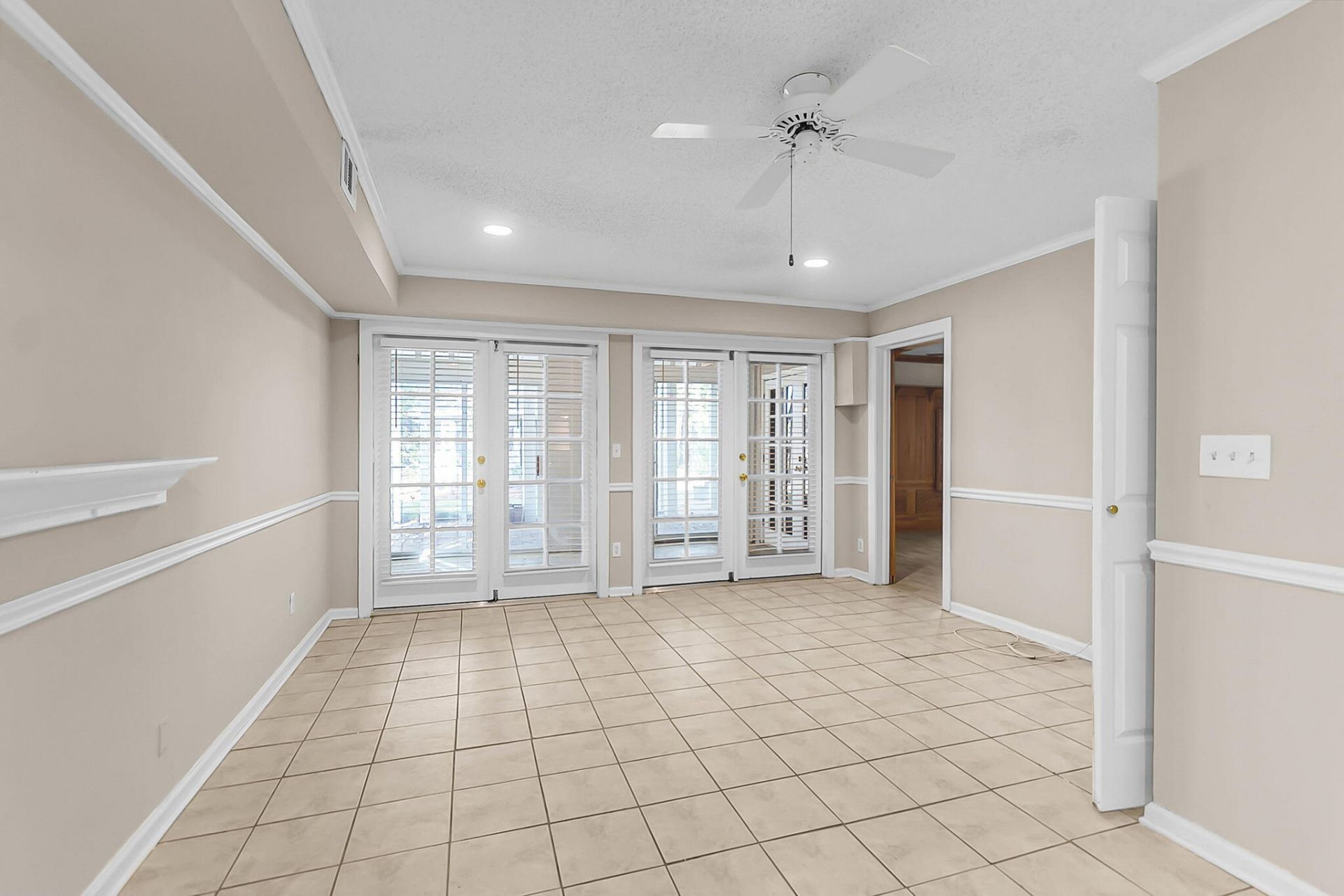 200 Castle Harbor Drive Photo 24