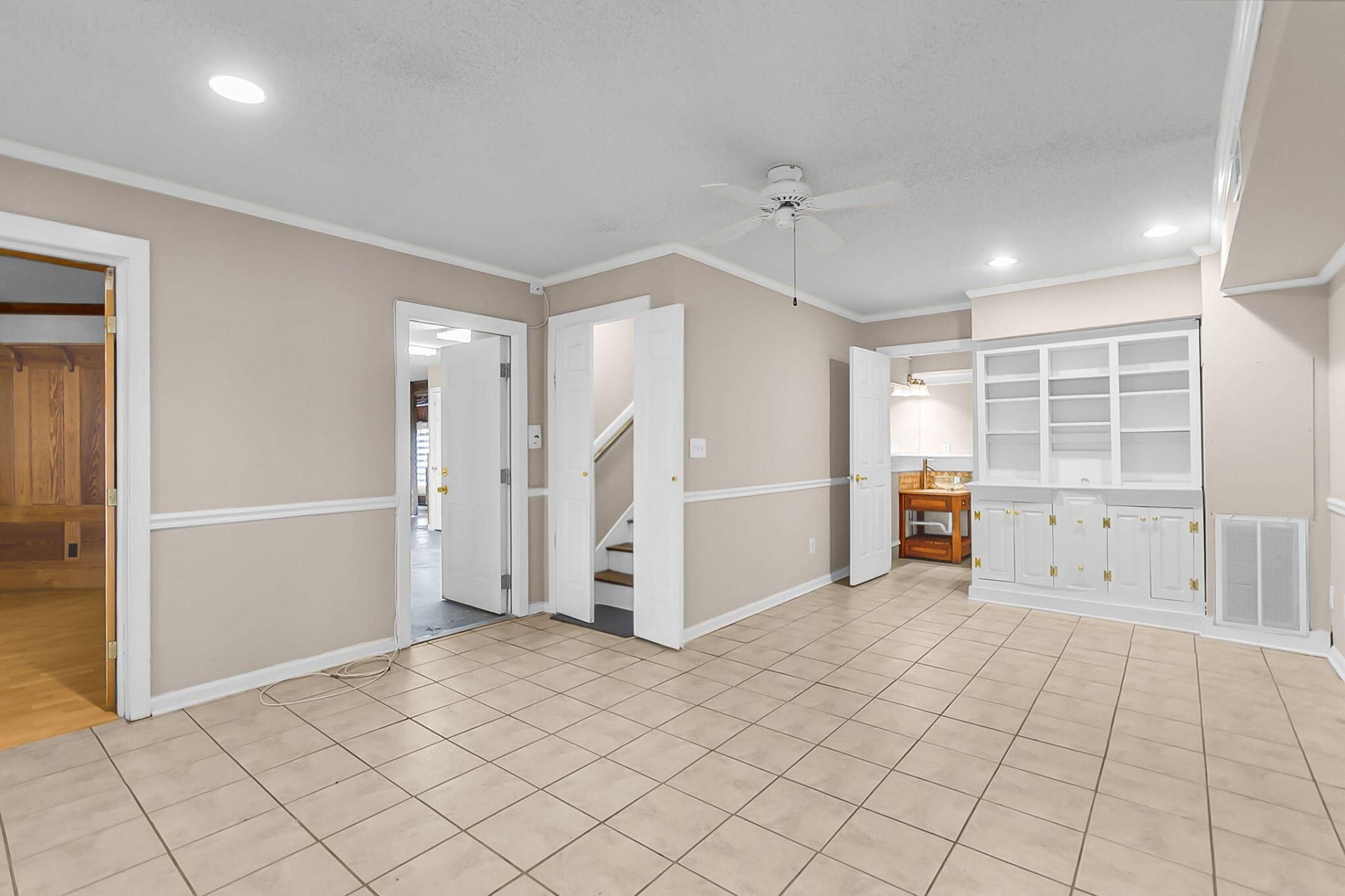 200 Castle Harbor Drive Photo 25