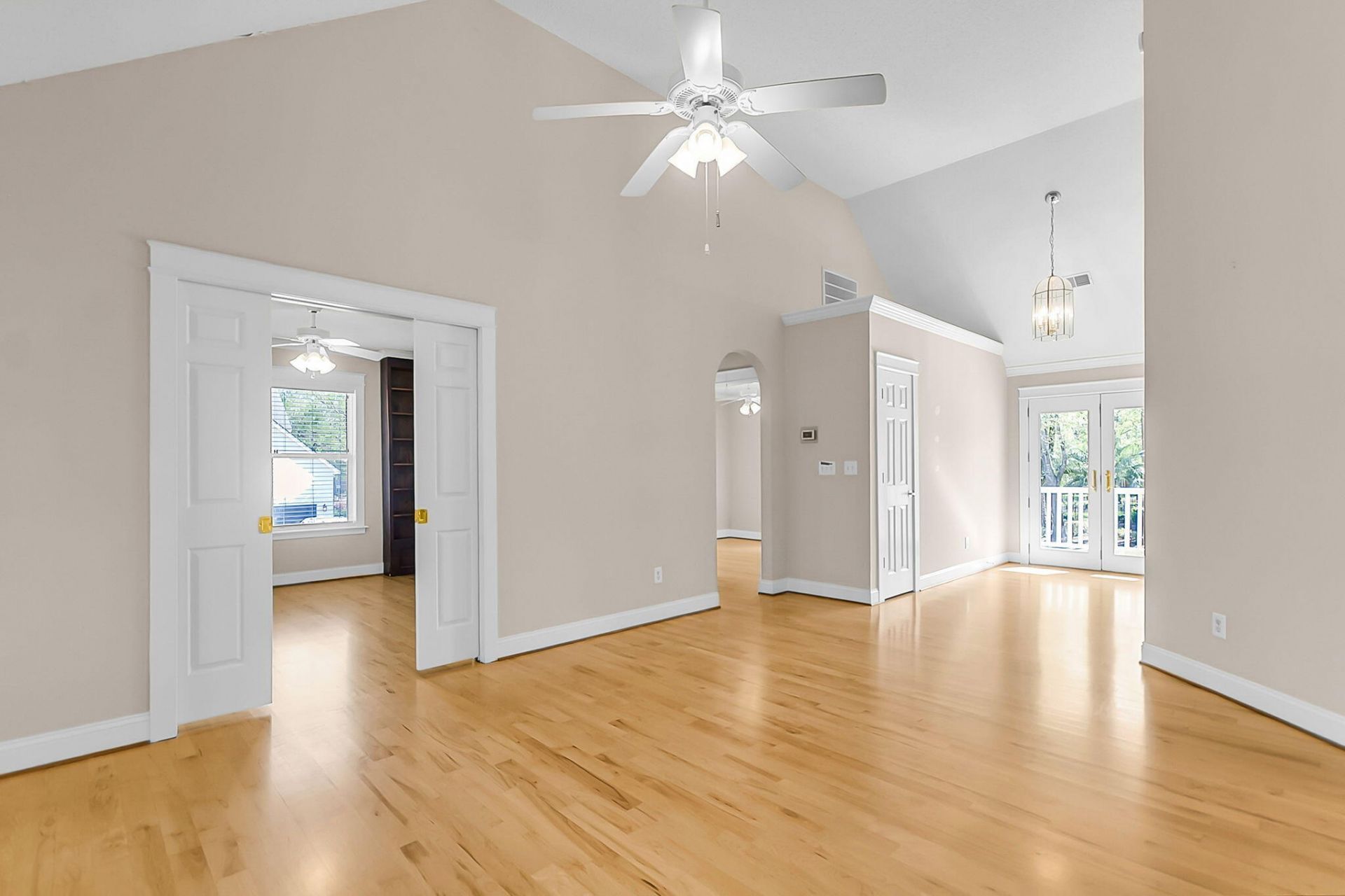 200 Castle Harbor Drive Photo 6