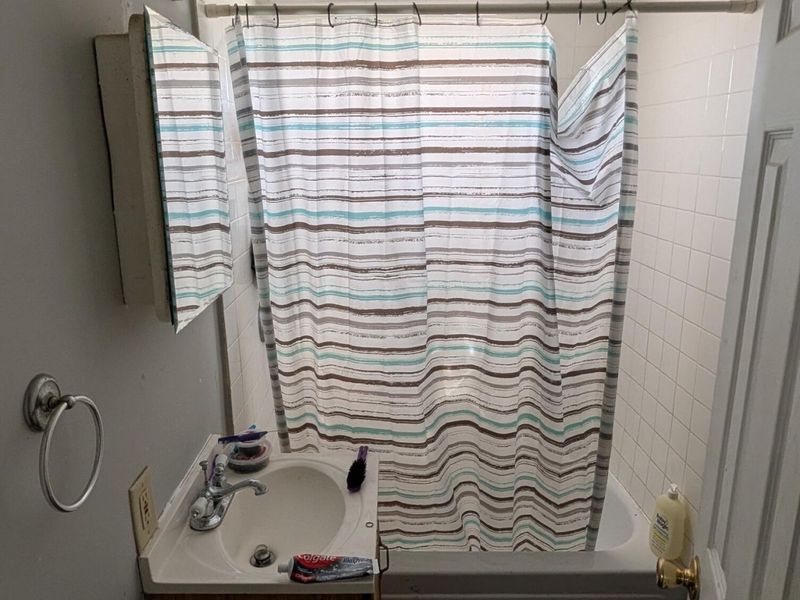 1057 Leona Avenue , Columbus, OH 43201 Photo 5