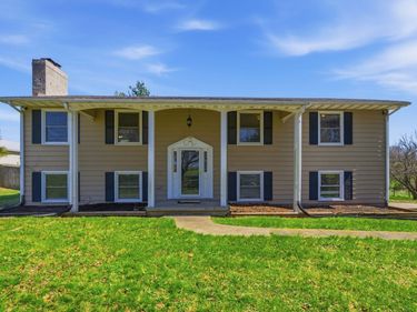 932 Hill Road, Paris, KY 40361