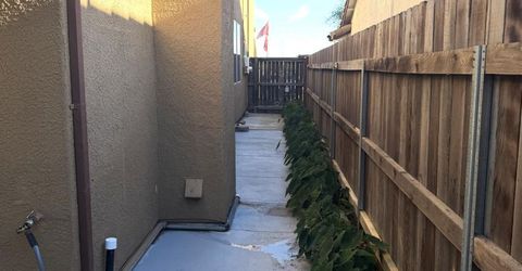 1945 Richfield Way, Sacramento, CA 95832 Photo