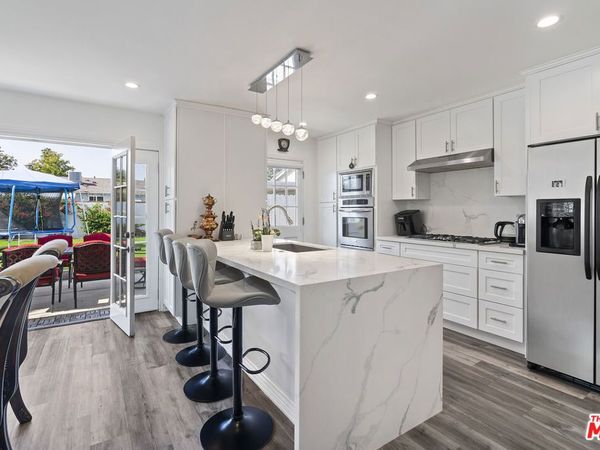 22509 Saticoy Street, West Hills, CA 91307