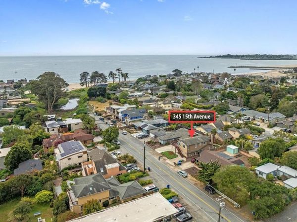 345 15th Avenue, Santa Cruz, CA 95062