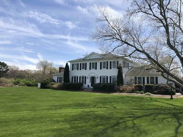 523 Old Westport Rd, Dartmouth, MA 02747