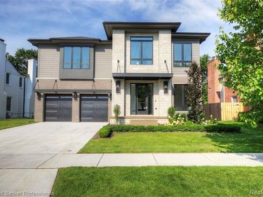 394 S Glenhurst Drive, Birmingham, MI 48009