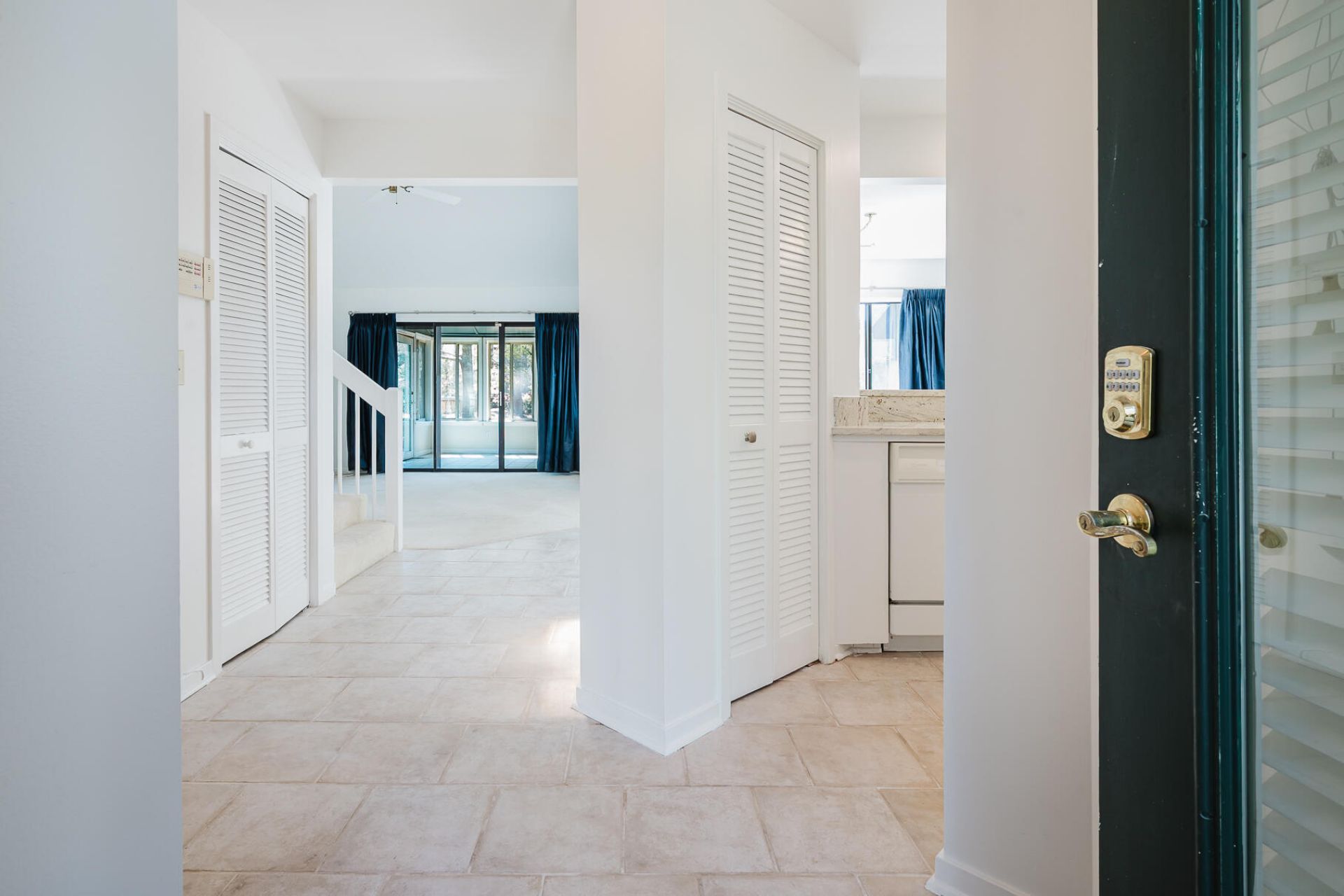 1133 Shadow Lake Circle Photo 3