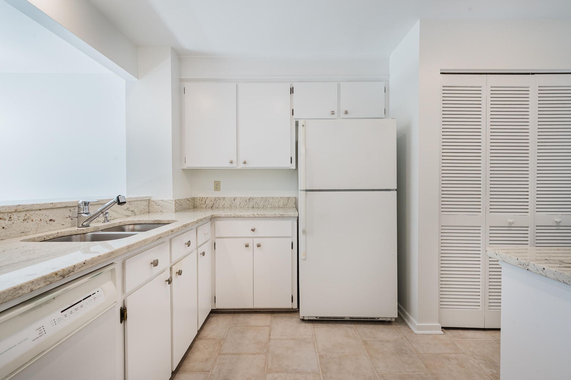 1133 Shadow Lake Circle Photo 5