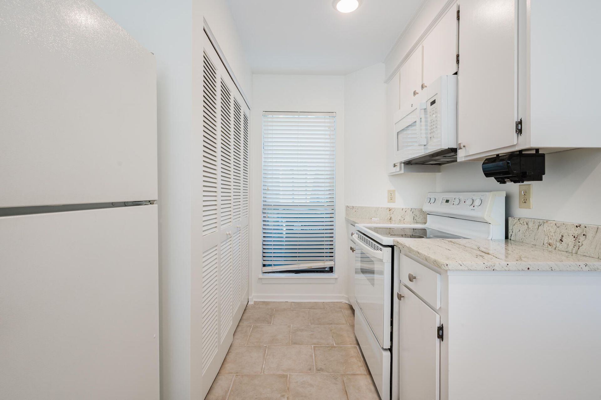 1133 Shadow Lake Circle Photo 7