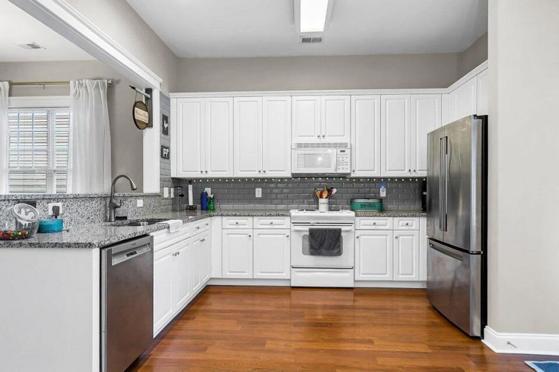 324 Barberry Street Photo 11