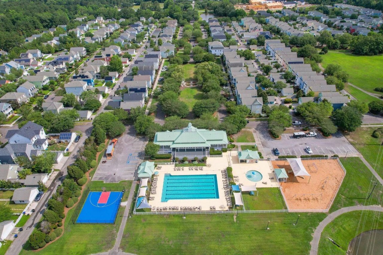 324 Barberry Street Photo 44