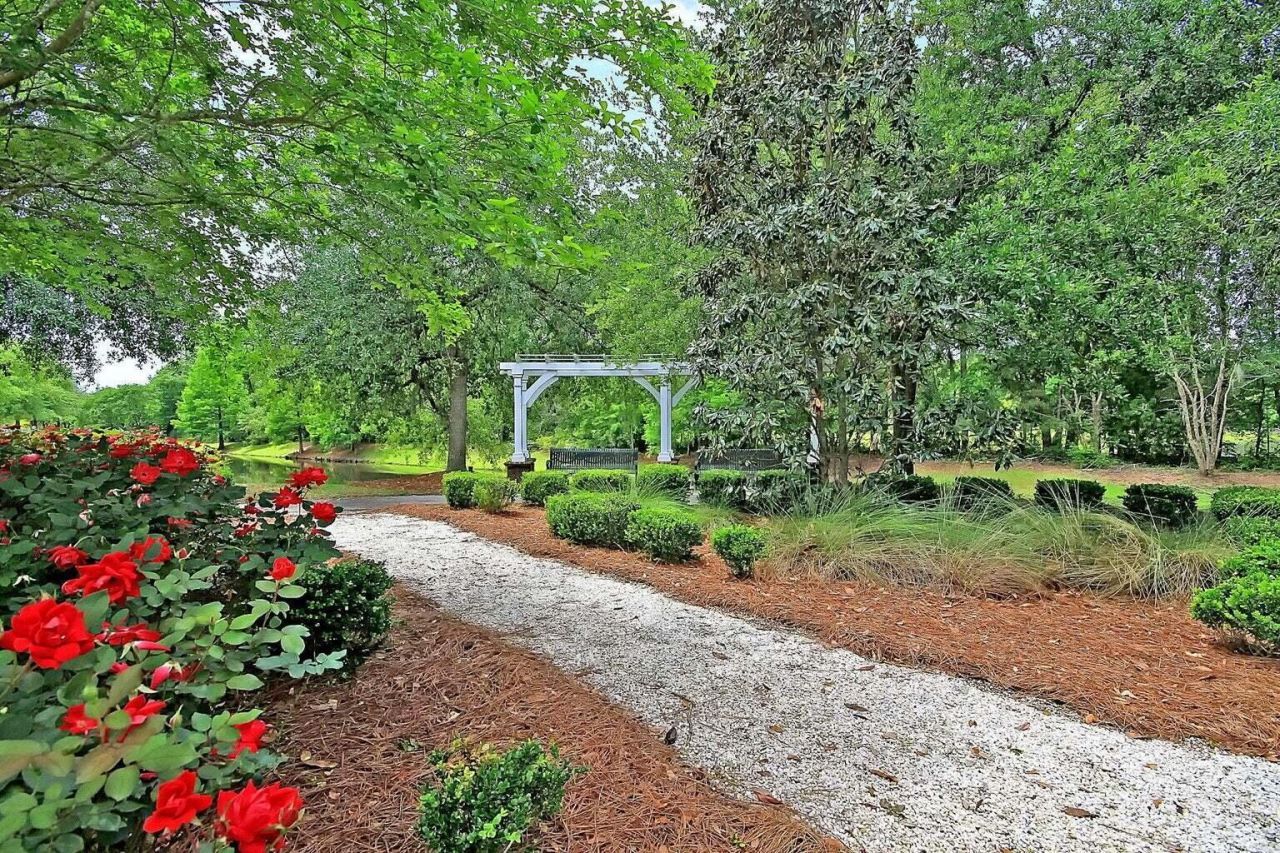 324 Barberry Street Photo 45