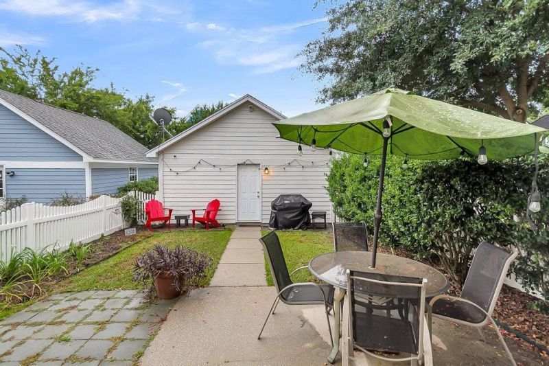 324 Barberry Street Photo 6