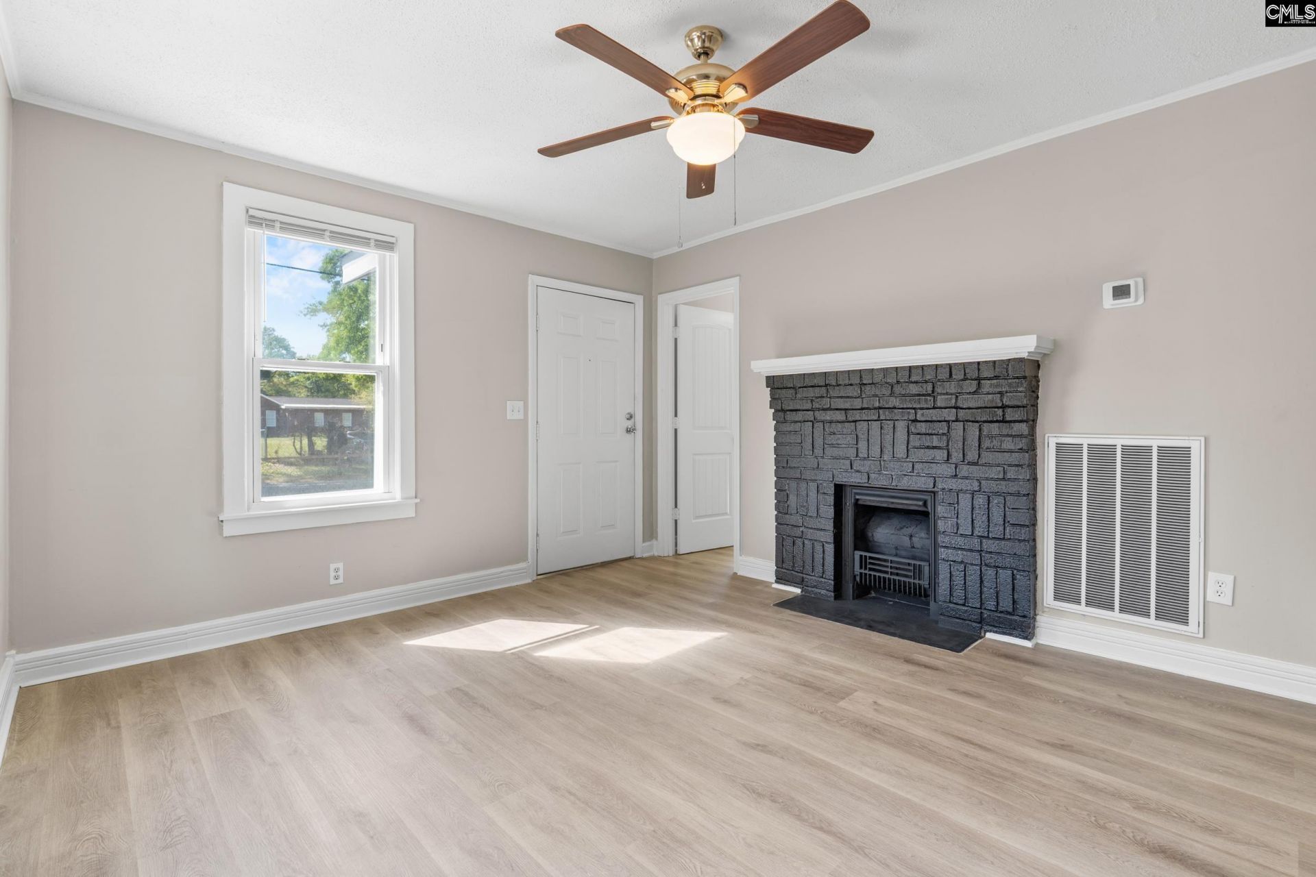 1004 Raleigh Street  Photo 4