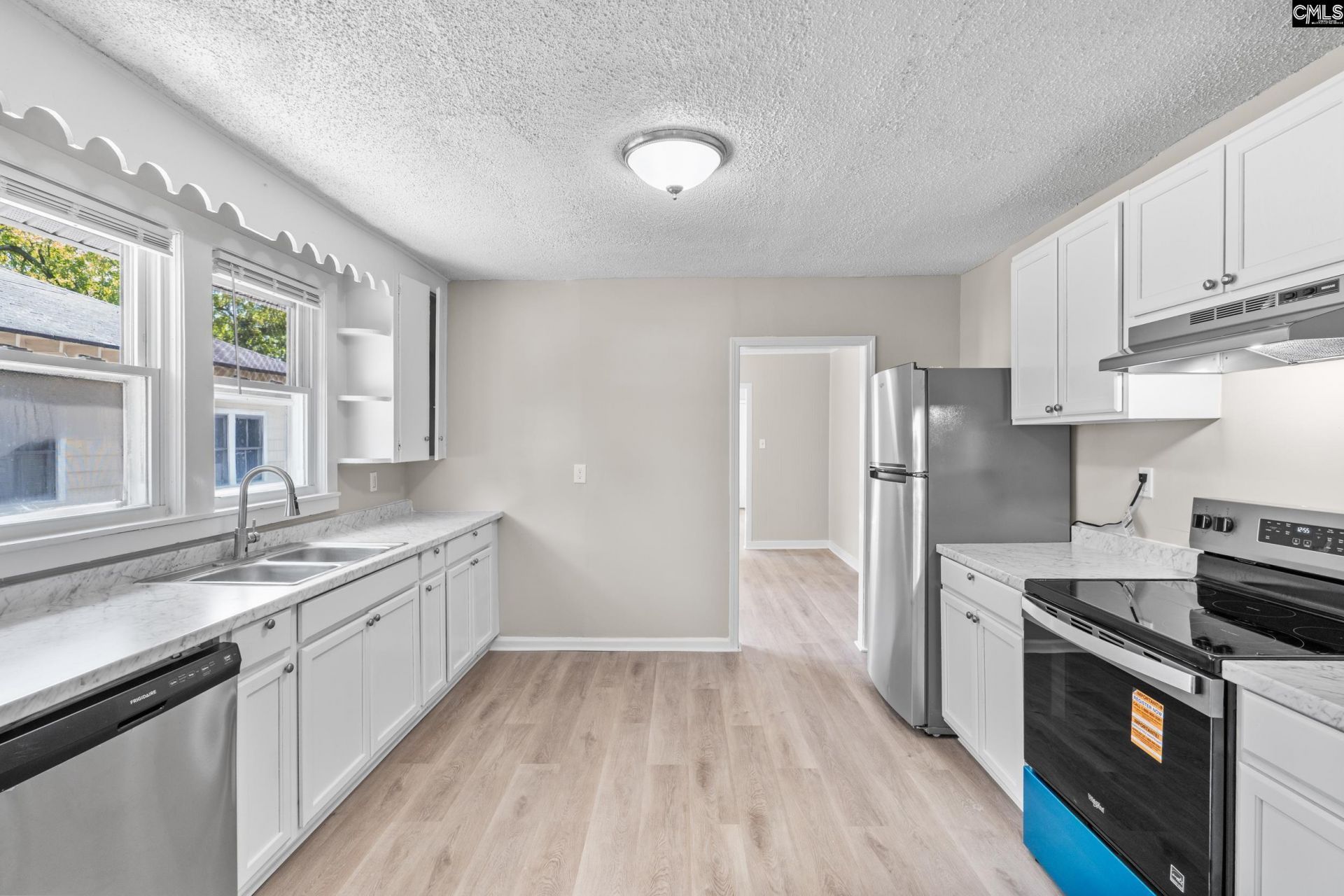 1004 Raleigh Street  Photo 8