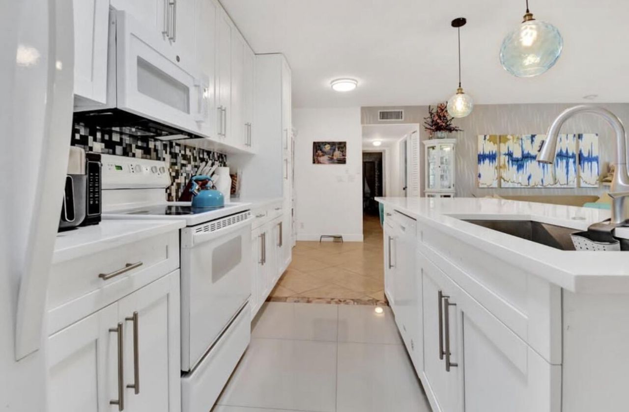 1232 Club Drive W, Unit D, Delray Beach, FL 33445 Photo