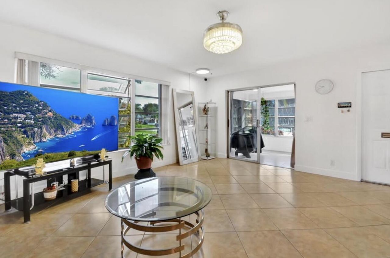 1232 Club Drive W, Unit D, Delray Beach, FL 33445 Photo