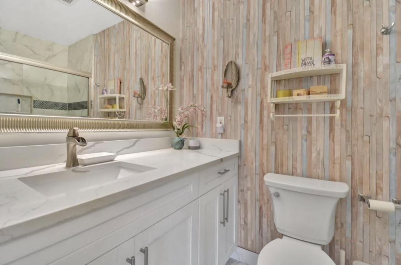 1232 Club Drive W, Unit D, Delray Beach, FL 33445 Photo