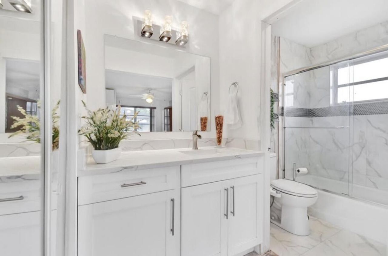 1232 Club Drive W, Unit D, Delray Beach, FL 33445 Photo