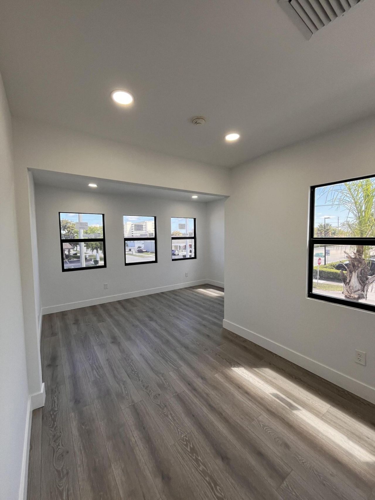 900 Federal Highway, Riviera Beach, FL 00000 Photo