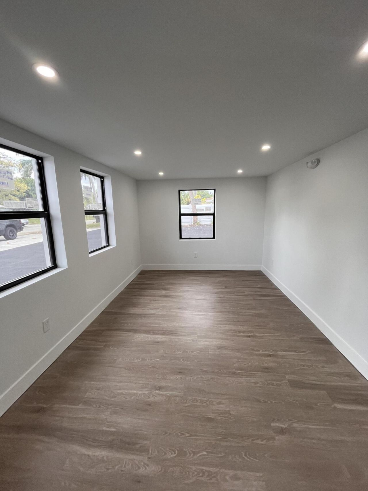 900 Federal Highway, Riviera Beach, FL 00000 Photo