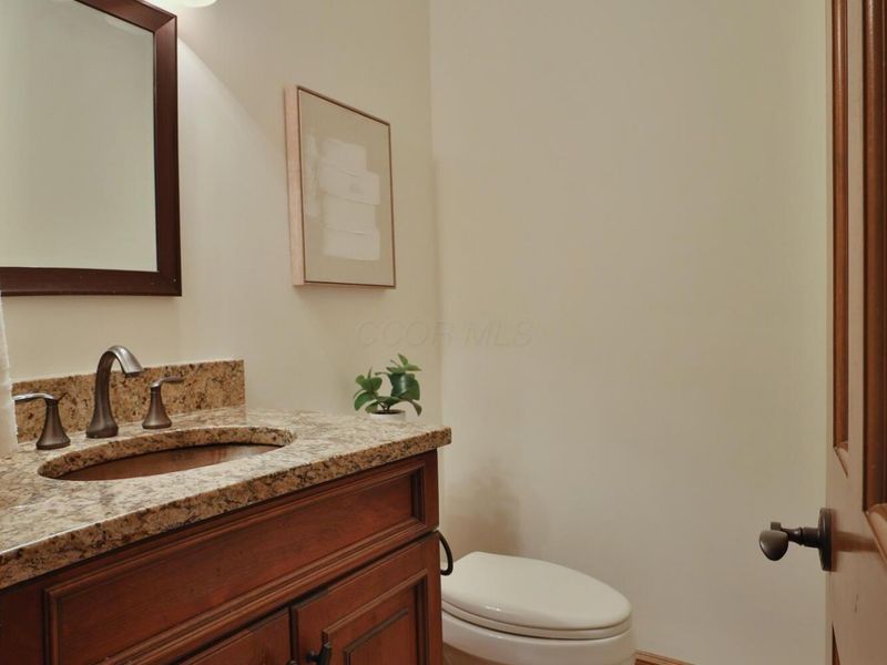 8240 Spruce Needle Court, Columbus, OH 43235 Photo 27